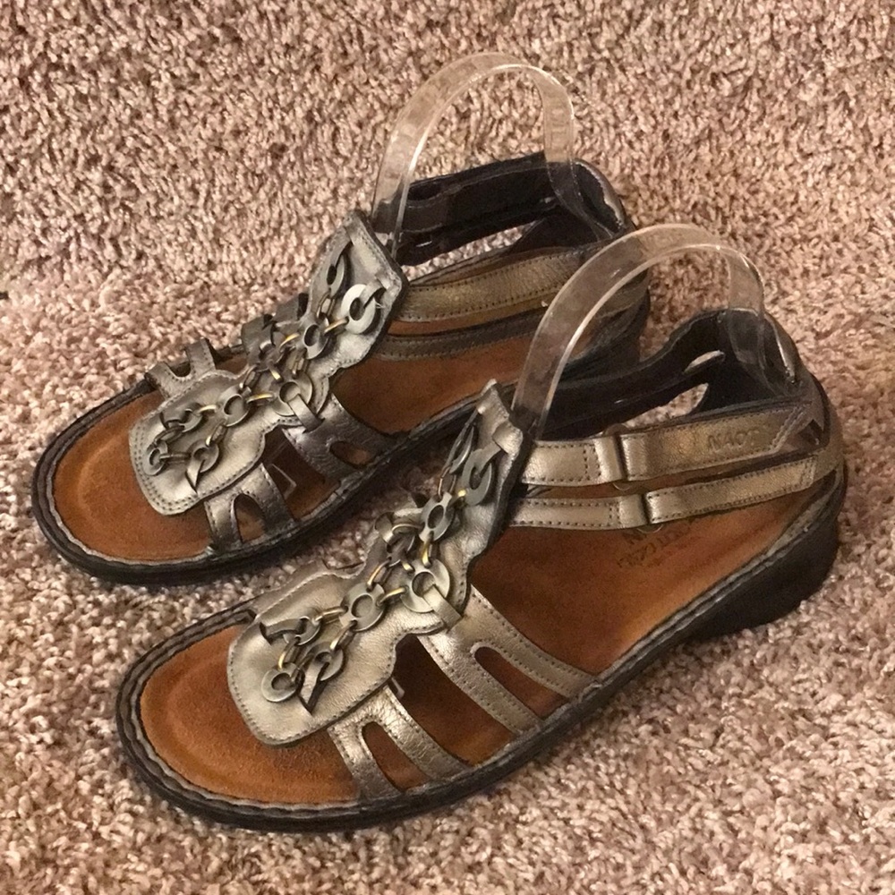 Naot Women’s Bronze Leather Metal Gladiator Sandals size 42 US 11-11.5